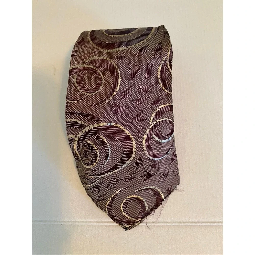 Mens Woven Swirl Geometric Pattern Necktie Burgundy Brown Gold 3.5 Inch Width